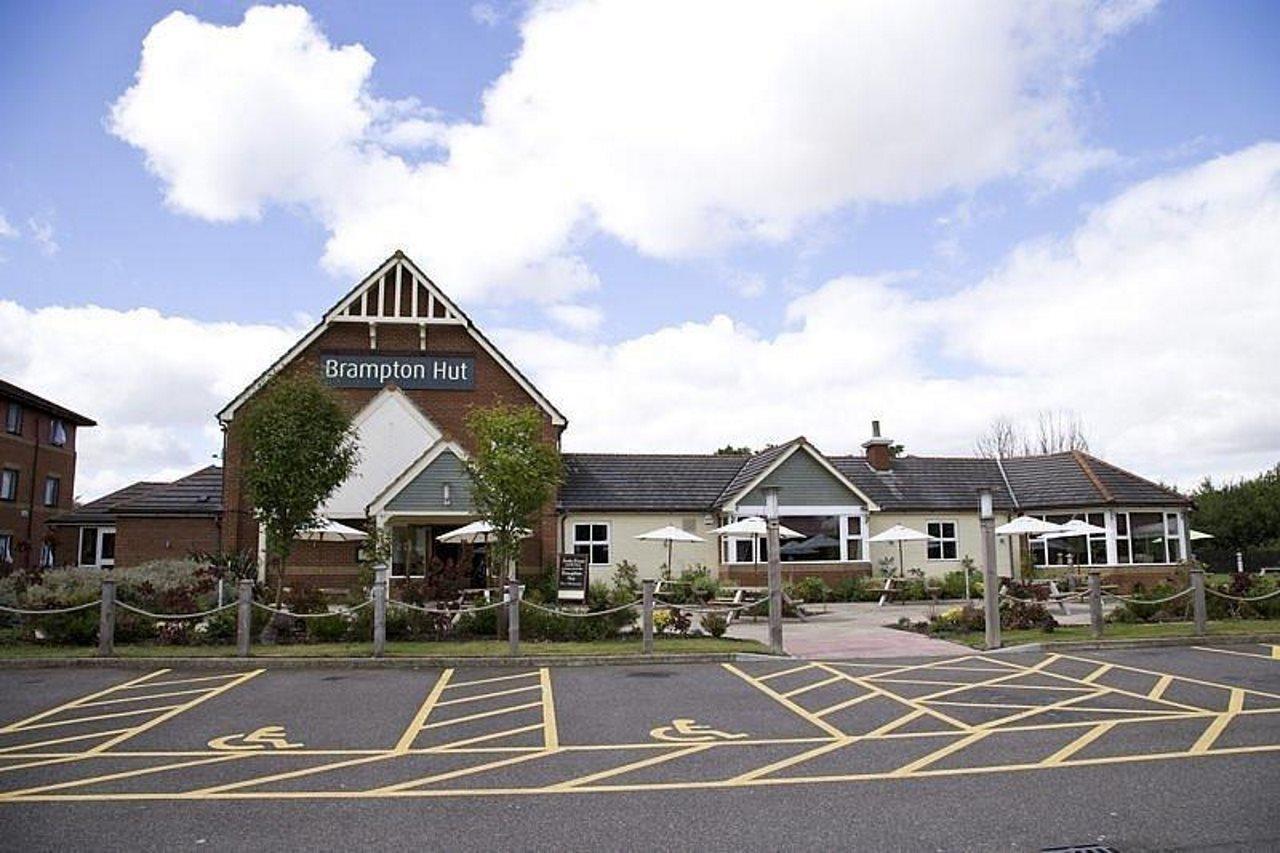 Premier Inn Huntingdon Exterior foto